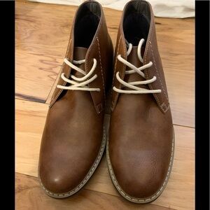 Arizona jeans Dutton faux leather chukka boot 8